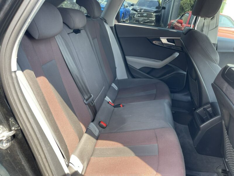 Audi A4 Automat Quattro Podgrzewanie Parktronik 190KM B9 (2015-)