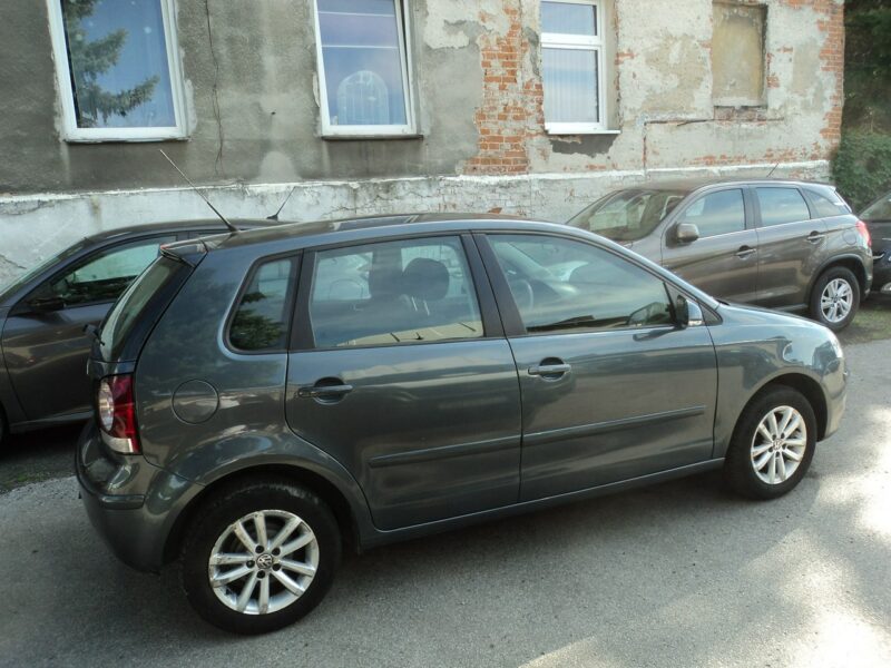 Volkswagen Polo sprzedam Ładne POLO z 2006r 1.4B 81KM malutki przeb. tylko 130 tys kil IV FL (2005-2009)