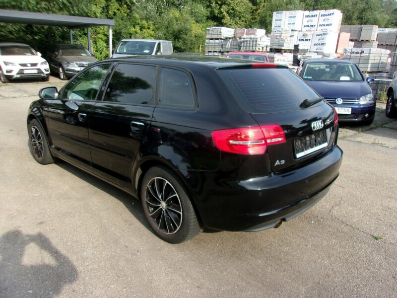 Audi A3 5 Drzwi PoLift 1.6 Mpi 102 Km Attraction Pod.Fotele Klimatyzacja Pdc 8P (2003-2012)