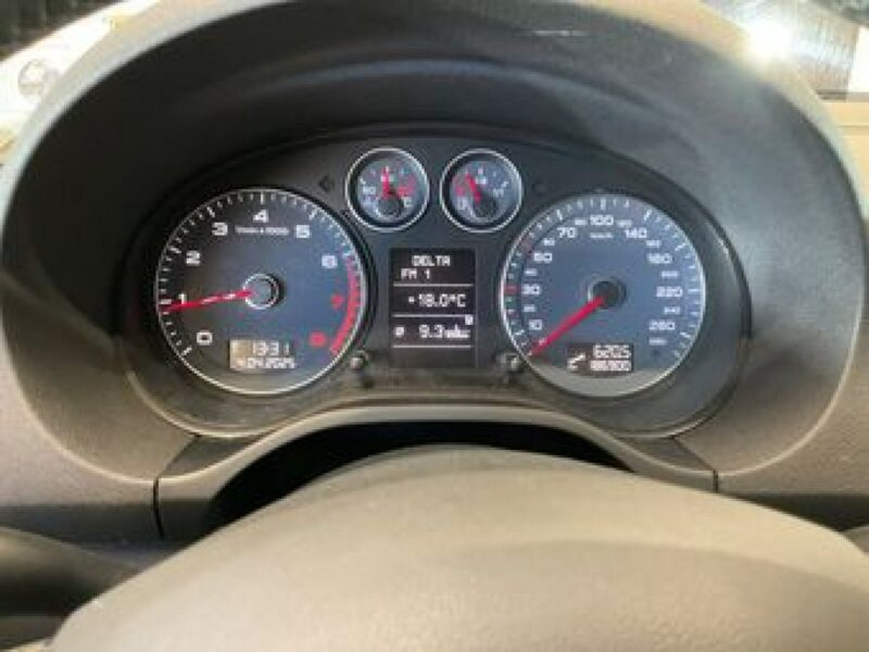 Audi A3 5 Drzwi PoLift 1.6 Mpi 102 Km Attraction Pod.Fotele Klimatyzacja Pdc 8P (2003-2012)
