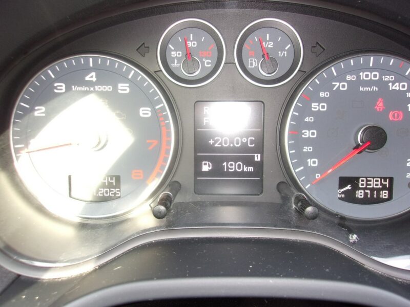 Audi A3 5 Drzwi PoLift 1.6 Mpi 102 Km Attraction Pod.Fotele Klimatyzacja Pdc 8P (2003-2012)