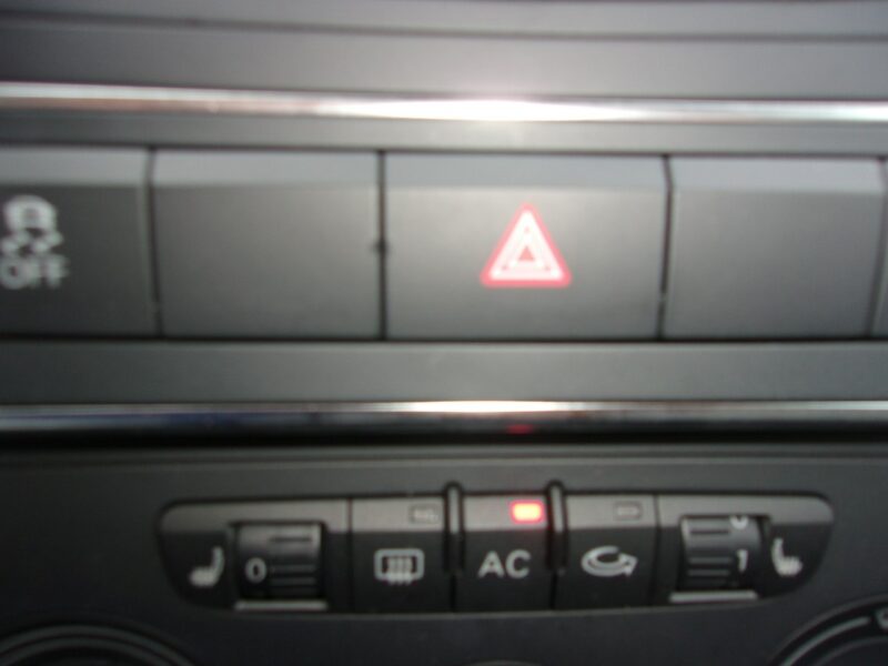 Audi A3 5 Drzwi PoLift 1.6 Mpi 102 Km Attraction Pod.Fotele Klimatyzacja Pdc 8P (2003-2012)