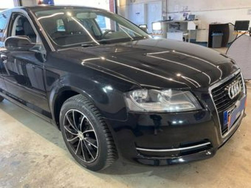 Audi A3 5 Drzwi PoLift 1.6 Mpi 102 Km Attraction Pod.Fotele Klimatyzacja Pdc 8P (2003-2012)