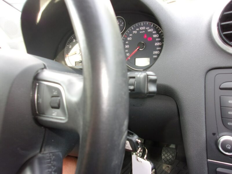 Audi A3 5 Drzwi PoLift 1.6 Mpi 102 Km Attraction Pod.Fotele Klimatyzacja Pdc 8P (2003-2012)