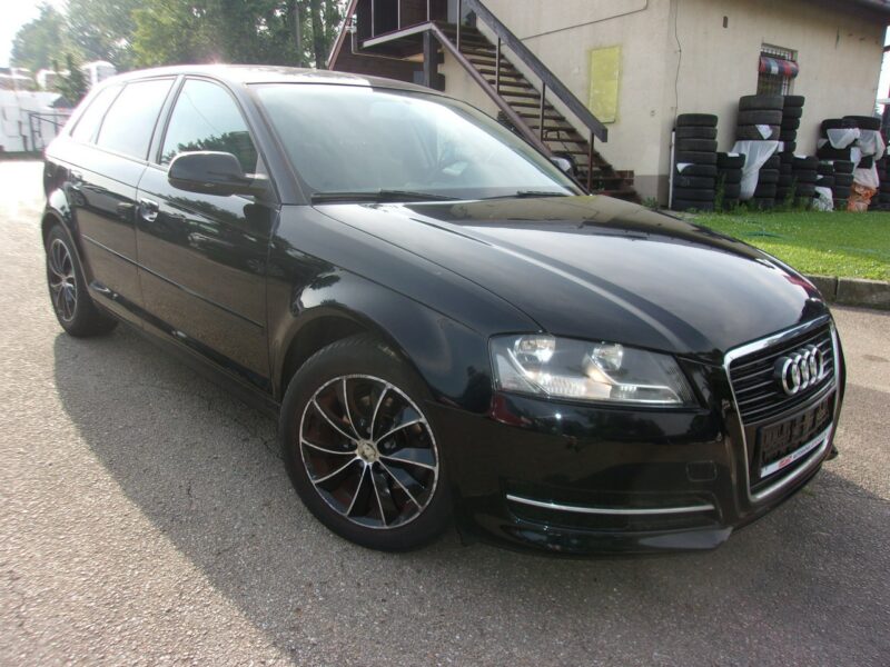 Audi A3 5 Drzwi PoLift 1.6 Mpi 102 Km Attraction Pod.Fotele Klimatyzacja Pdc 8P (2003-2012)