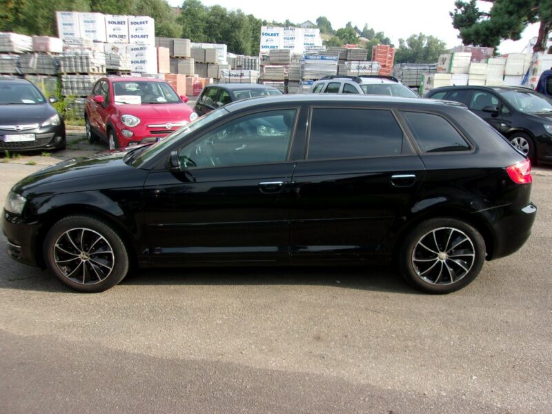 Audi A3 5 Drzwi PoLift 1.6 Mpi 102 Km Attraction Pod.Fotele Klimatyzacja Pdc 8P (2003-2012)