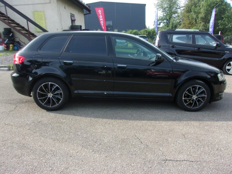 Audi A3 5 Drzwi PoLift 1.6 Mpi 102 Km Attraction Pod.Fotele Klimatyzacja Pdc 8P (2003-2012)
