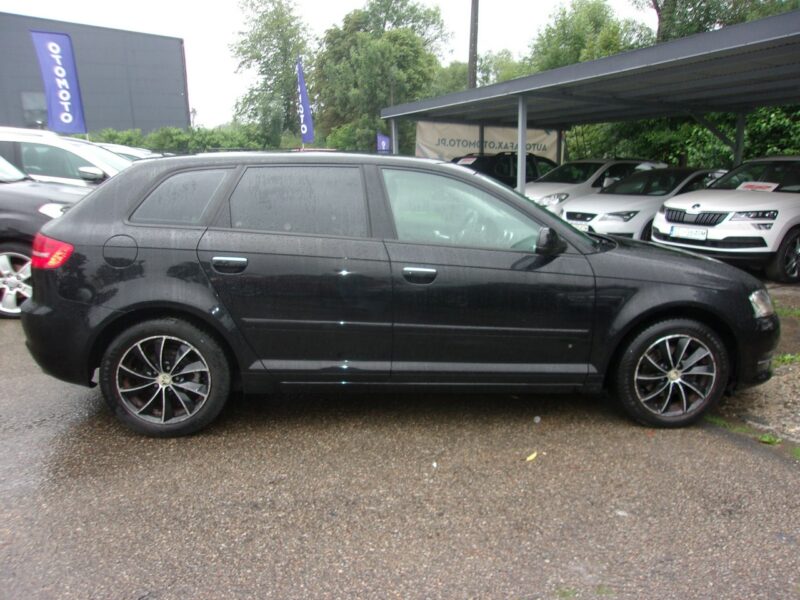 Audi A3 5 Drzwi PoLift 1.6 Mpi 102 Km Attraction Pod.Fotele Klimatyzacja Pdc 8P (2003-2012)
