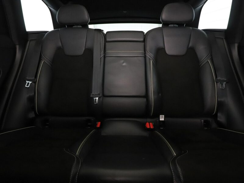 Volvo XC 60 2.0D4 Automat AWD R-Design Panorama Navi Tempomat GrzaneFotele FullLED II (2017-)