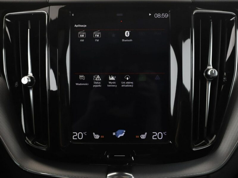 Volvo XC 60 2.0D4 Automat AWD R-Design Panorama Navi Tempomat GrzaneFotele FullLED II (2017-)