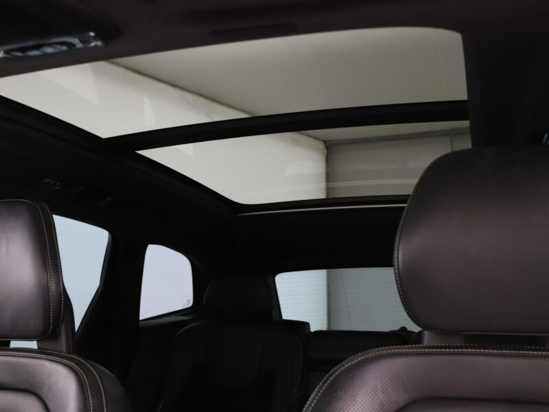 Volvo XC 60 2.0D4 Automat AWD R-Design Panorama Navi Tempomat GrzaneFotele FullLED II (2017-)