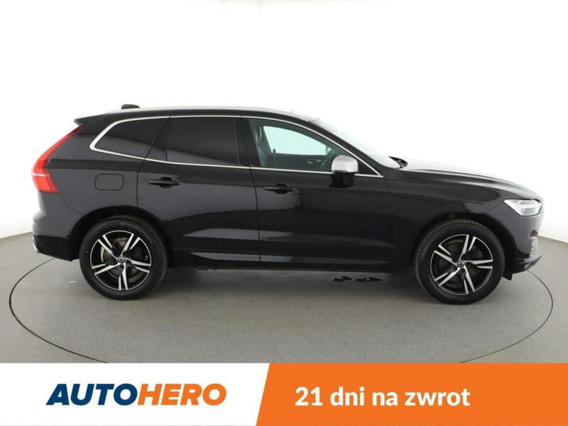 Volvo XC 60 2.0D4 Automat AWD R-Design Panorama Navi Tempomat GrzaneFotele FullLED II (2017-)