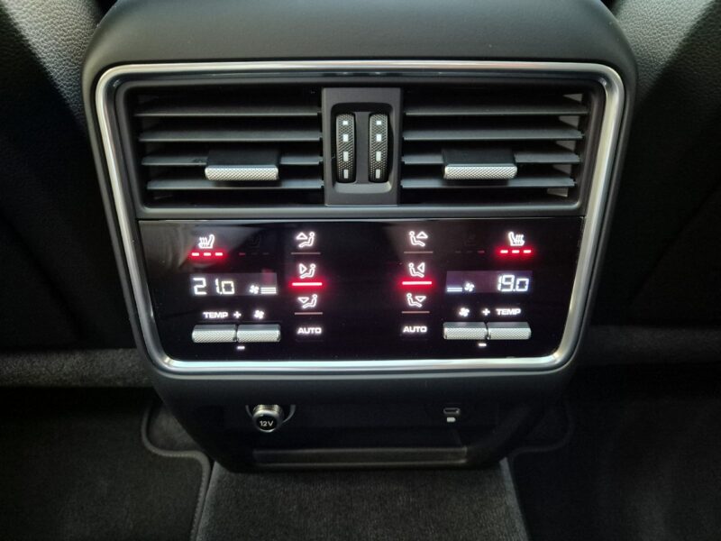 Porsche Cayenne e-Hybrid. Sport Design. Night Vision. ACC. Masaże. Dociągi. BOSE. FV. III(2017-)