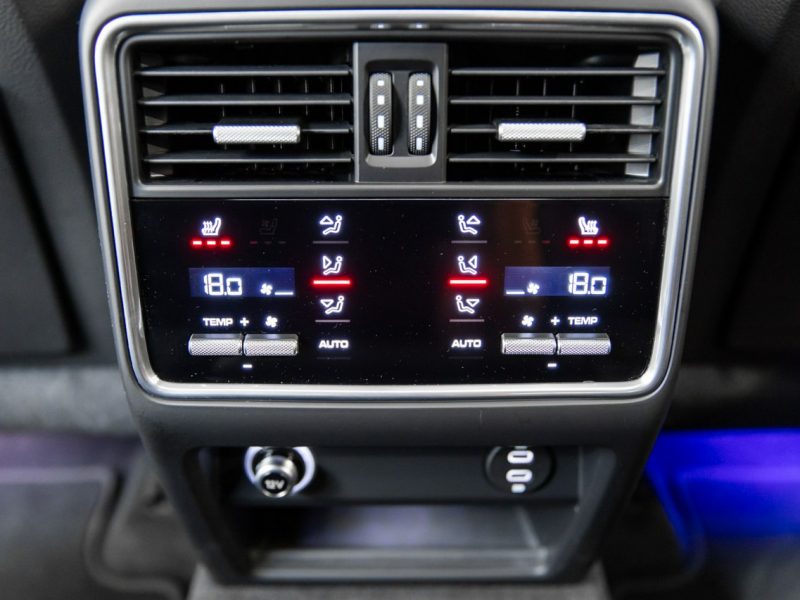 Porsche Cayenne e-Hybrid. Sport Design. Night Vision. ACC. Masaże. Dociągi. BOSE. FV. III(2017-)