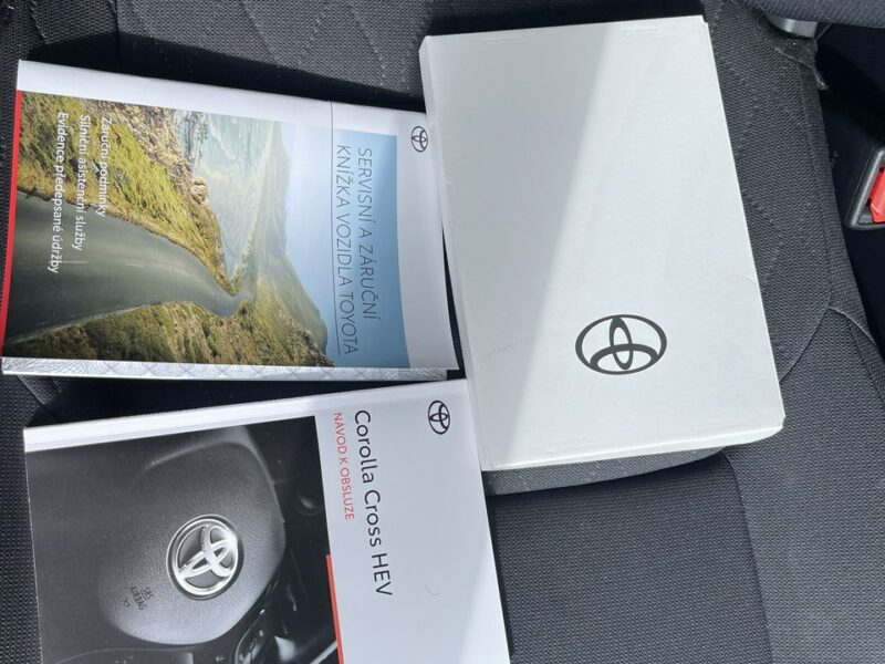 Toyota Corolla Cross Hybryda Automat Kamera Cofania Virtual cockpit 197KM