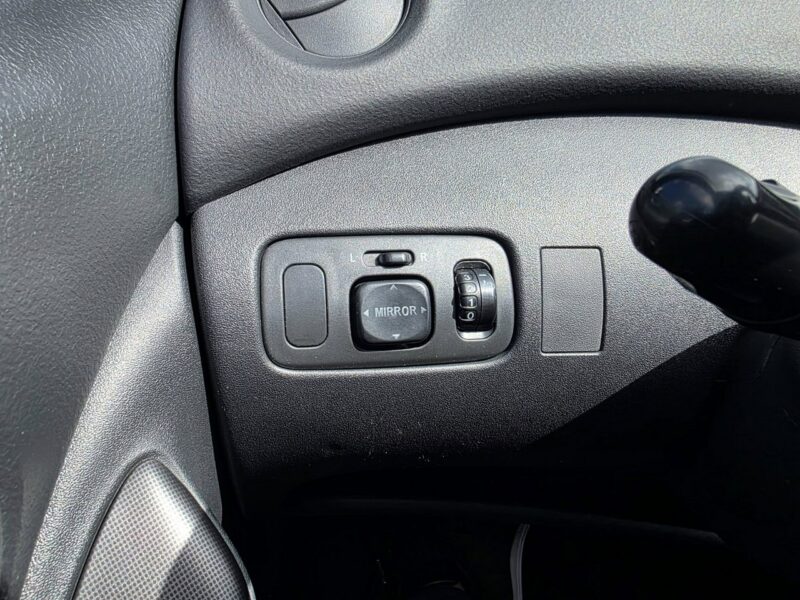 Toyota Yaris 1.0 Benzyna 65 KM, Trzy Klucze, Klimatyzacja, Komputer, Isofix, I (1999-2005)