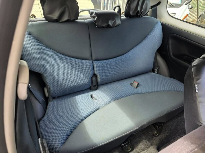 Toyota Yaris 1.0 Benzyna 65 KM, Trzy Klucze, Klimatyzacja, Komputer, Isofix, I (1999-2005)