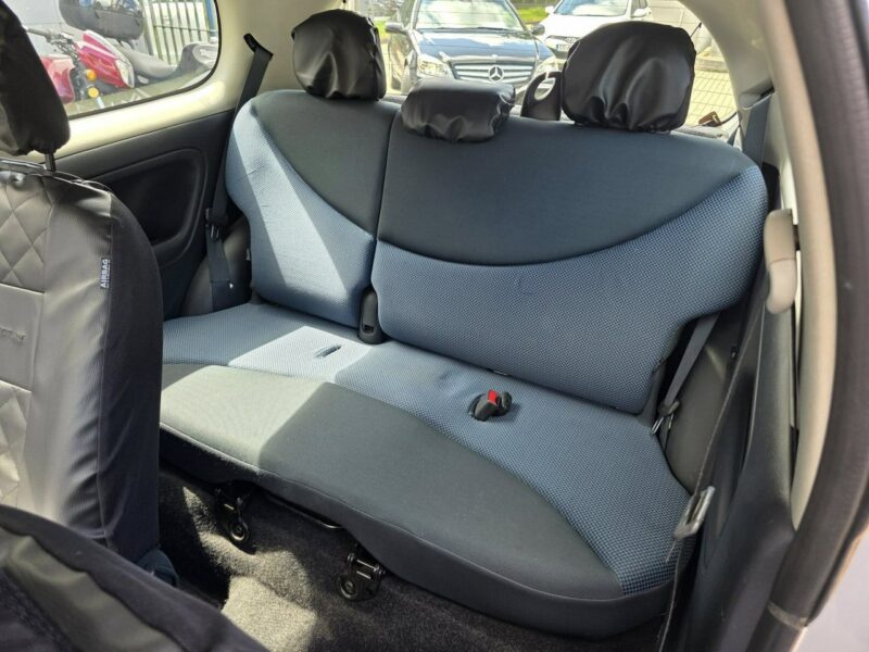 Toyota Yaris 1.0 Benzyna 65 KM, Trzy Klucze, Klimatyzacja, Komputer, Isofix, I (1999-2005)