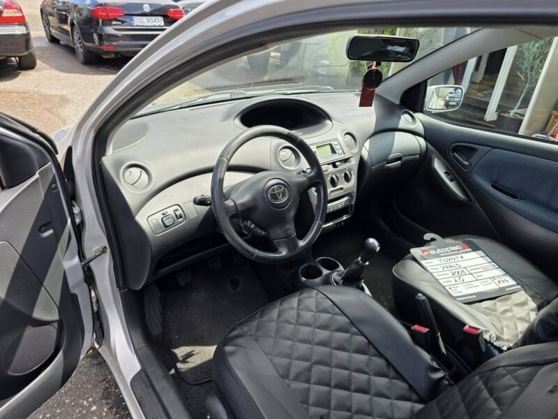 Toyota Yaris 1.0 Benzyna 65 KM, Trzy Klucze, Klimatyzacja, Komputer, Isofix, I (1999-2005)