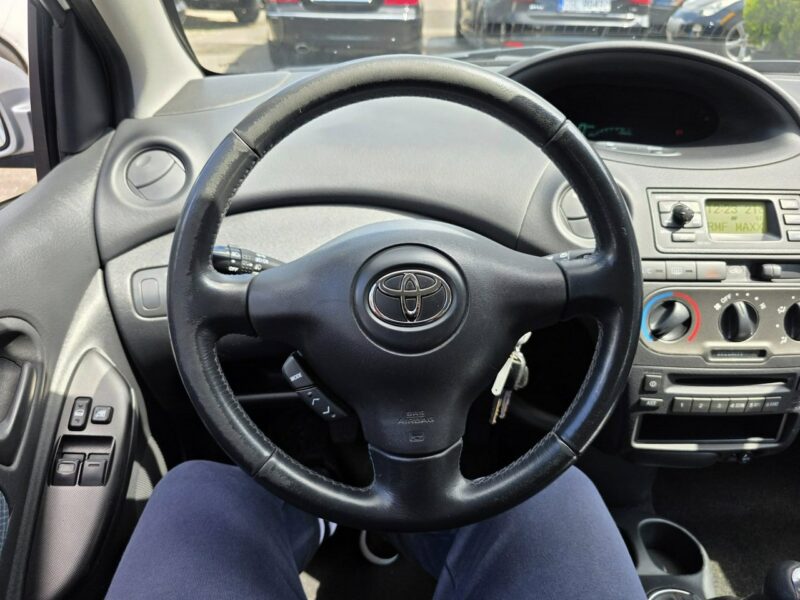 Toyota Yaris 1.0 Benzyna 65 KM, Trzy Klucze, Klimatyzacja, Komputer, Isofix, I (1999-2005)