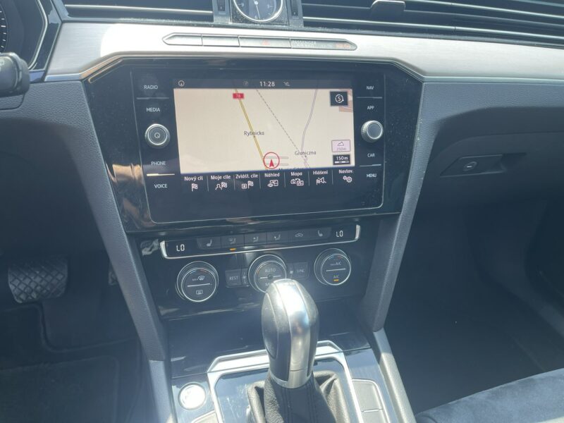 Volkswagen Passat Highline DSG Kamera Podgrzewanie 190KM B8 (2014-2023)