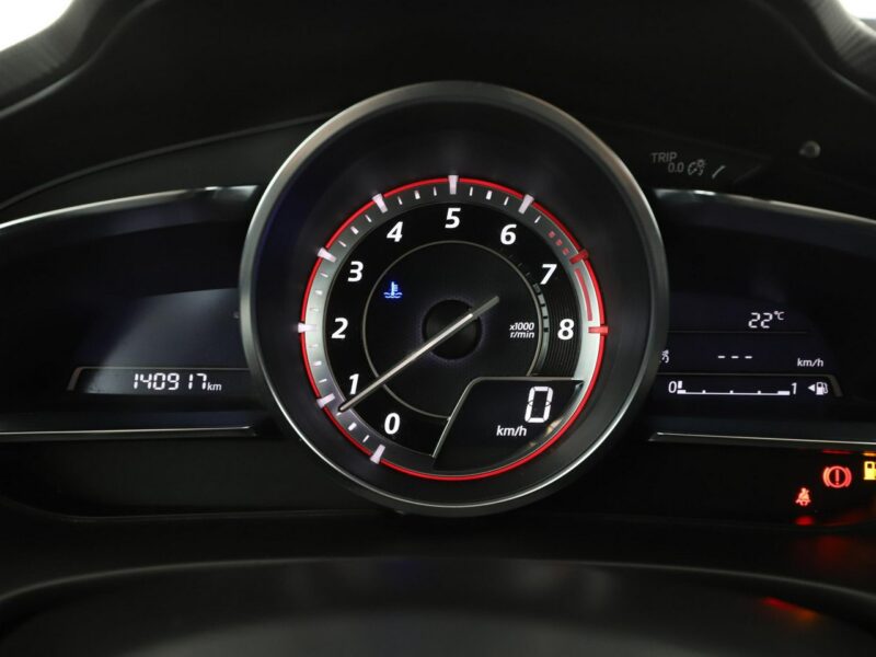Mazda 3 bi-xenon navi klima auto grzane fotele czujniki parkowania III (2013-)