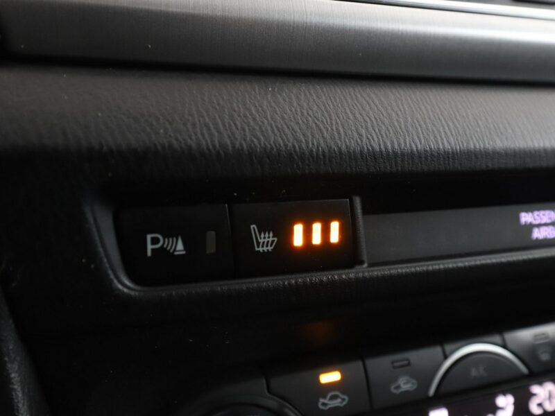 Mazda 3 bi-xenon navi klima auto grzane fotele czujniki parkowania III (2013-)