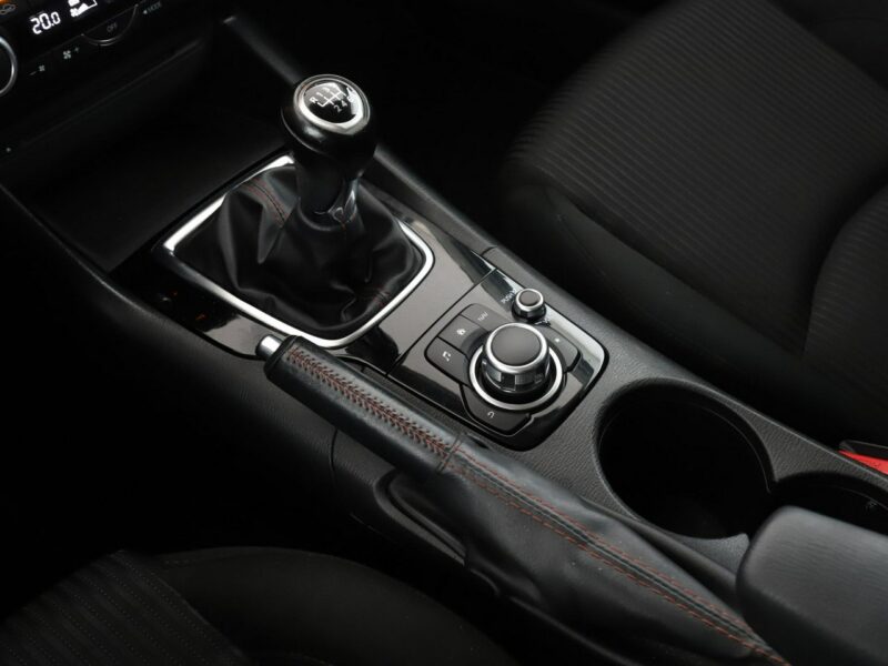 Mazda 3 bi-xenon navi klima auto grzane fotele czujniki parkowania III (2013-)