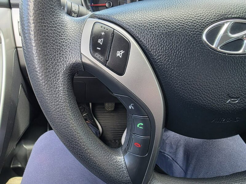Hyundai i30 1.4 Benzyna 99 KM, Klimatyzacja, LED, Kamera, Bluetooth, USB, AUX, ALU II (2012 - 2016)