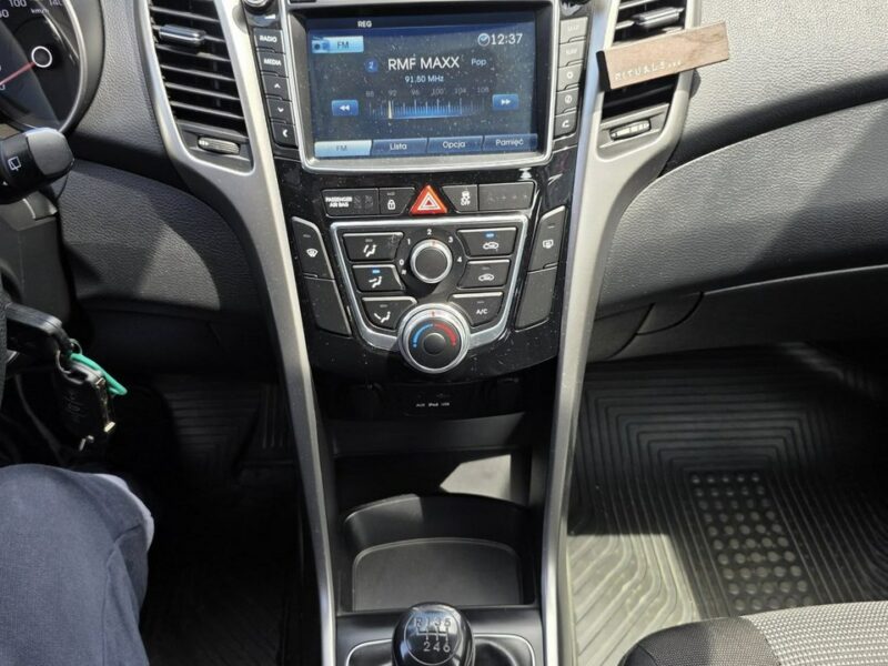 Hyundai i30 1.4 Benzyna 99 KM, Klimatyzacja, LED, Kamera, Bluetooth, USB, AUX, ALU II (2012 - 2016)