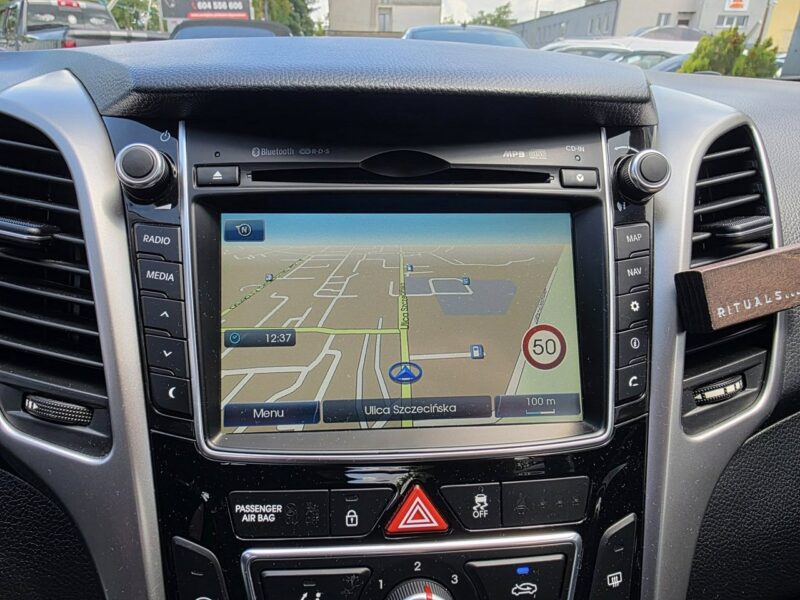 Hyundai i30 1.4 Benzyna 99 KM, Klimatyzacja, LED, Kamera, Bluetooth, USB, AUX, ALU II (2012 - 2016)