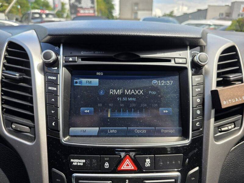 Hyundai i30 1.4 Benzyna 99 KM, Klimatyzacja, LED, Kamera, Bluetooth, USB, AUX, ALU II (2012 - 2016)