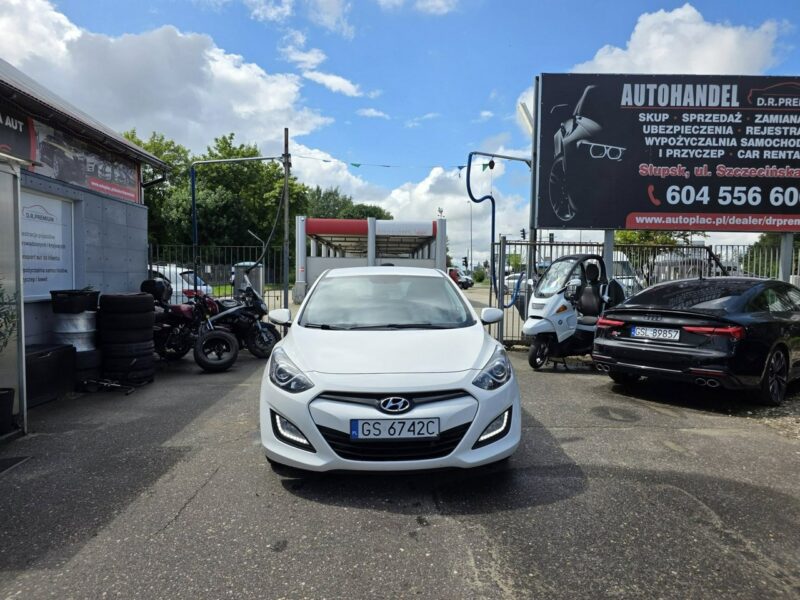 Hyundai i30 1.4 Benzyna 99 KM, Klimatyzacja, LED, Kamera, Bluetooth, USB, AUX, ALU II (2012 - 2016)