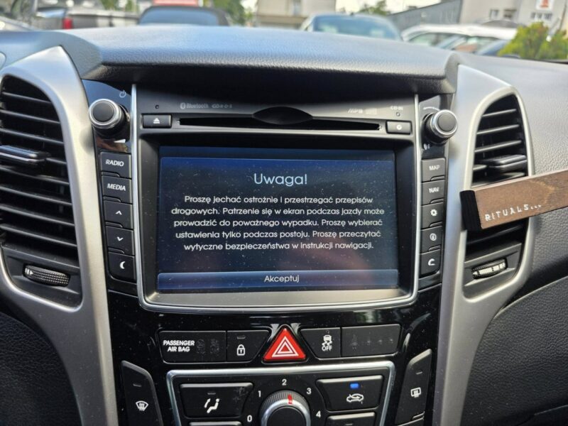 Hyundai i30 1.4 Benzyna 99 KM, Klimatyzacja, LED, Kamera, Bluetooth, USB, AUX, ALU II (2012 - 2016)