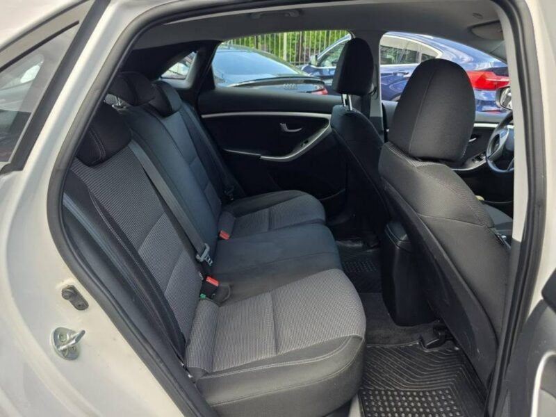 Hyundai i30 1.4 Benzyna 99 KM, Klimatyzacja, LED, Kamera, Bluetooth, USB, AUX, ALU II (2012 - 2016)