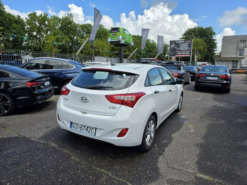 Hyundai i30 1.4 Benzyna 99 KM, Klimatyzacja, LED, Kamera, Bluetooth, USB, AUX, ALU II (2012 - 2016)