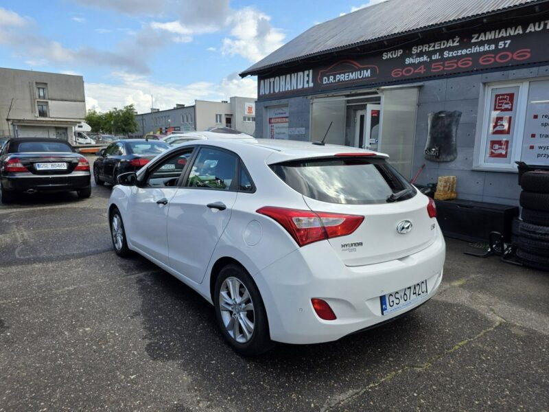 Hyundai i30 1.4 Benzyna 99 KM, Klimatyzacja, LED, Kamera, Bluetooth, USB, AUX, ALU II (2012 - 2016)