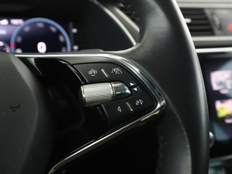 Škoda Superb FV23% Scout 4X4 Automat Navi Kamera cofania Automatyczna klimatyzacja III (2015-2023)
