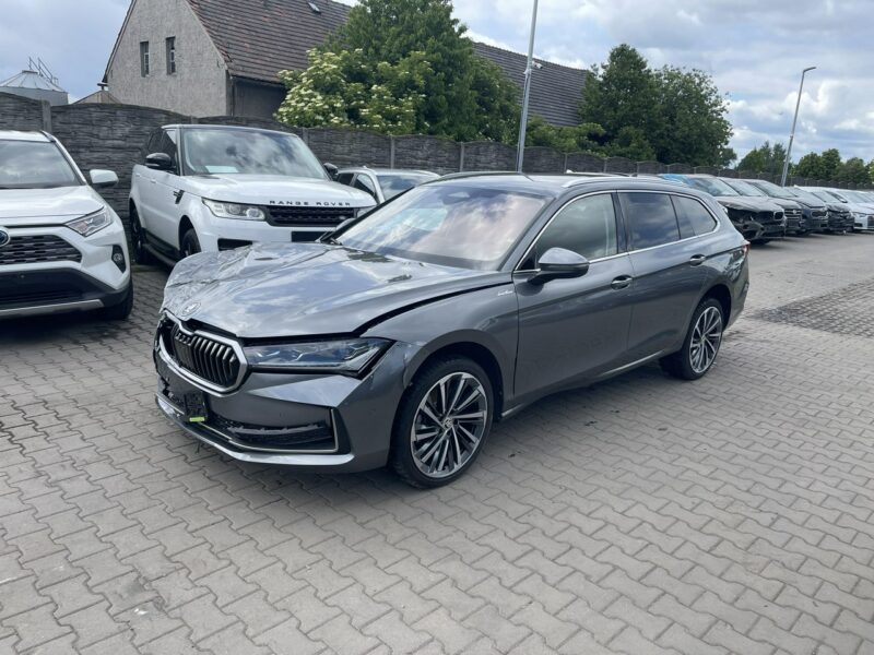 Škoda Superb 4x4 L&K Automat Kamery360 Webasto Skóra Hak 193KM IV (2023-)