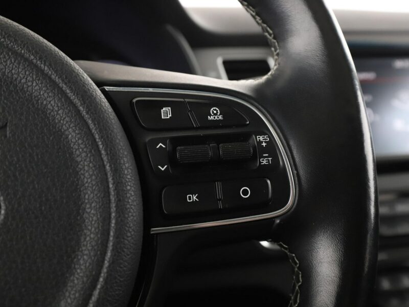 Kia Niro Spirit hybryda automat skóra panorama ks.serwisowa grzane fotele navi