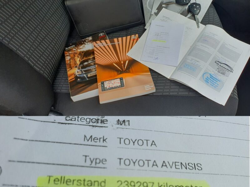 Toyota Avensis 1.8 16v 147KM # Climatronic # NAVI # Kamera # Super Stan !!! III (2009-)