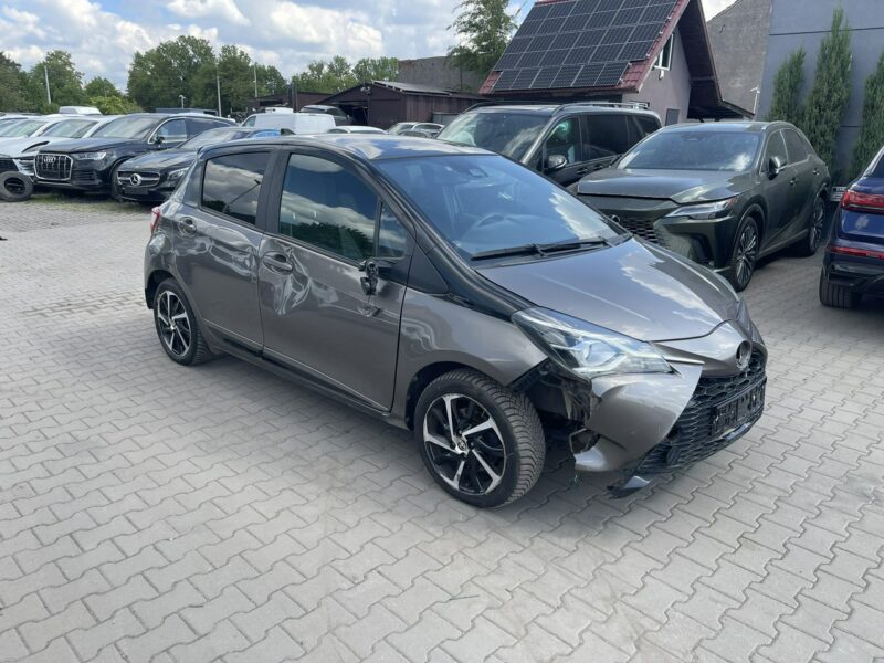 Toyota Yaris Selection Hybryda Automat Klimatronik Kamera 100KM III (2011-2019)