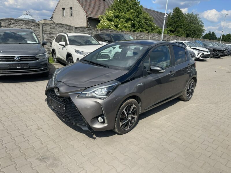 Toyota Yaris Selection Hybryda Automat Klimatronik Kamera 100KM III (2011-2019)