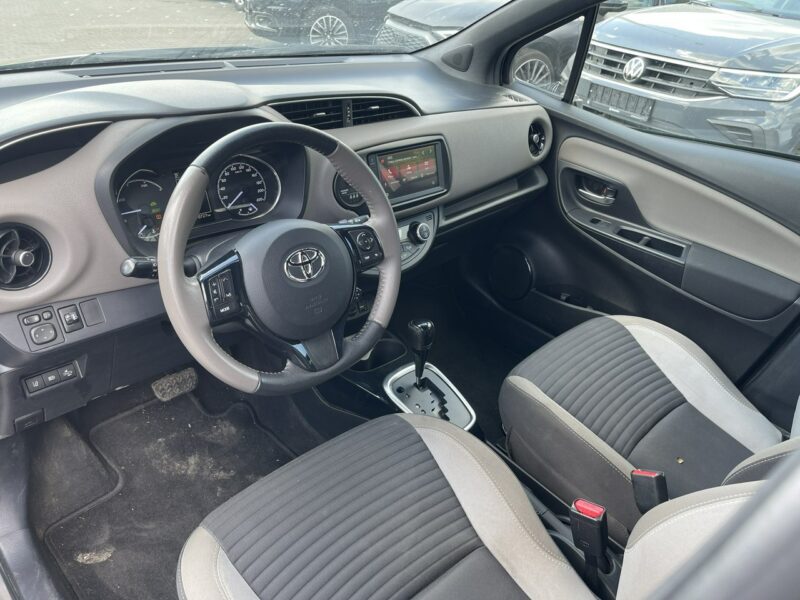 Toyota Yaris Selection Hybryda Automat Klimatronik Kamera 100KM III (2011-2019)