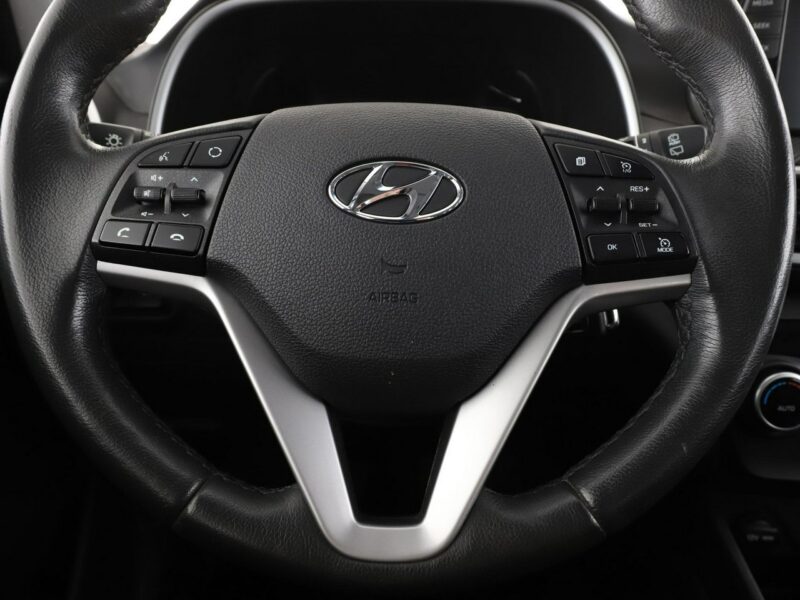 Hyundai Tucson lift LED navi klima auto grzane fotele i kierownica kamera i czujniki III (2015-2020)