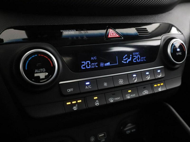 Hyundai Tucson lift LED navi klima auto grzane fotele i kierownica kamera i czujniki III (2015-2020)