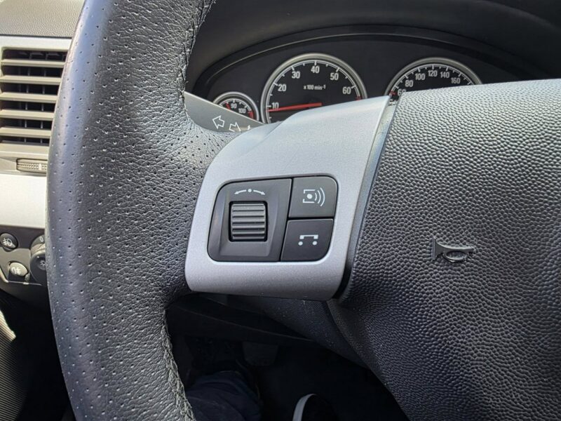 Opel Vectra 1.8 Benzyna 122 KM, Klimatyzacja, Komputer, Wielofunkcyjna Kierownica C (2002-2008)