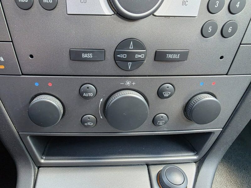 Opel Vectra 1.8 Benzyna 122 KM, Klimatyzacja, Komputer, Wielofunkcyjna Kierownica C (2002-2008)