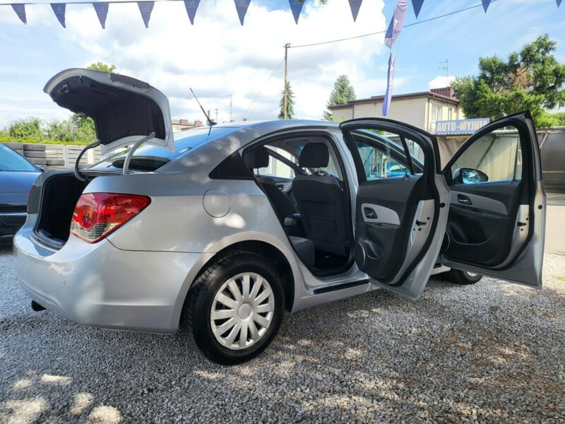 Chevrolet Cruze 1.6 112 KM 100% Przebieg 186 Tyś km Sedan Z Niemiec Zapraszamy !!!