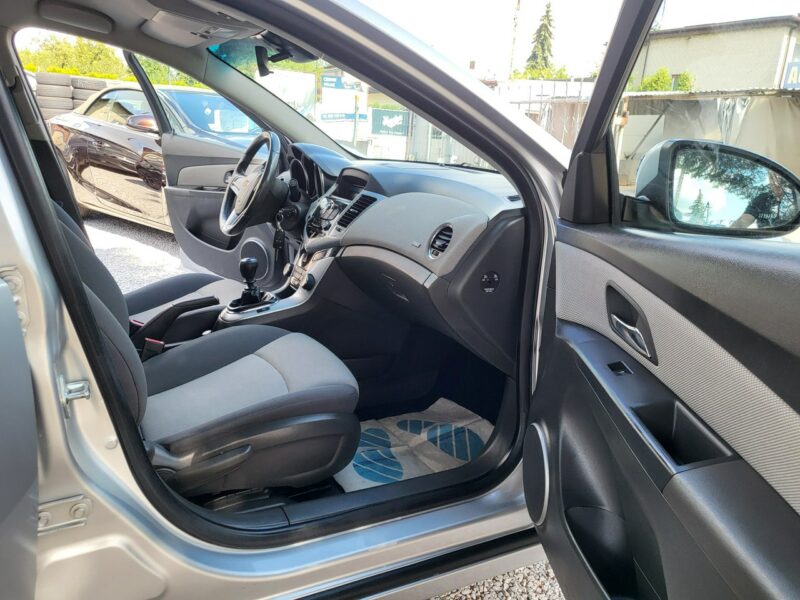 Chevrolet Cruze 1.6 112 KM 100% Przebieg 186 Tyś km Sedan Z Niemiec Zapraszamy !!!